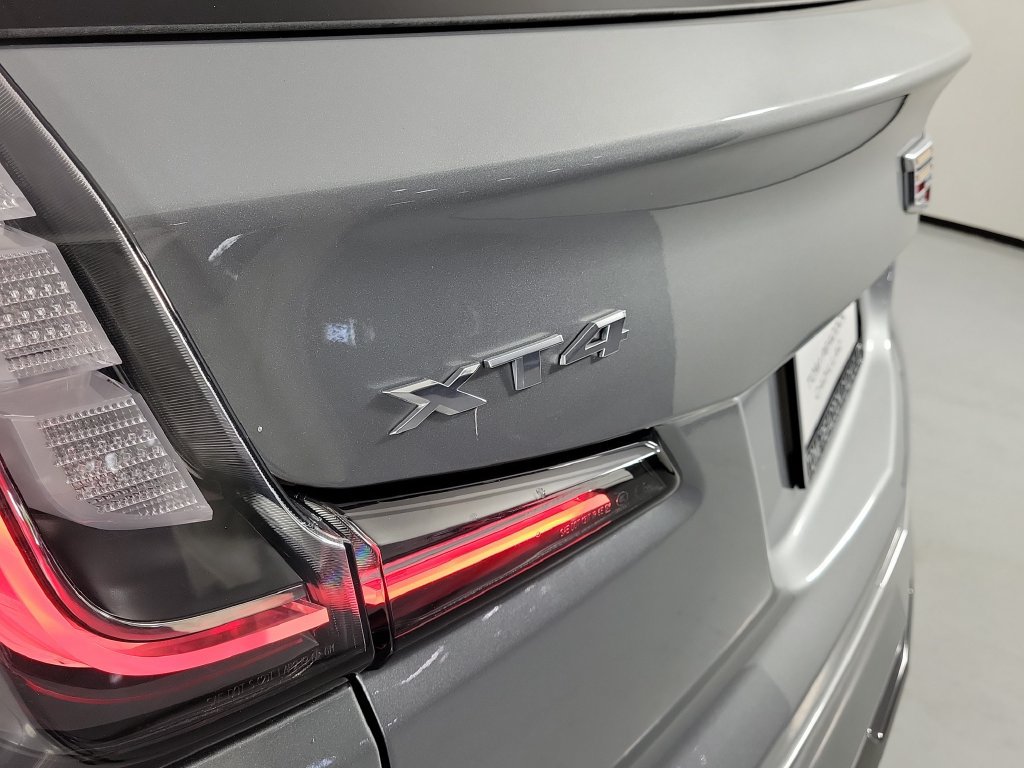 Used 2024 Cadillac XT4 Sport w/ Technology Package FWD image 7