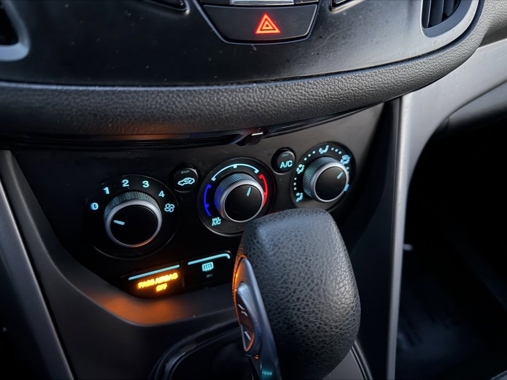 Used 2015 Ford Escape SE image 41