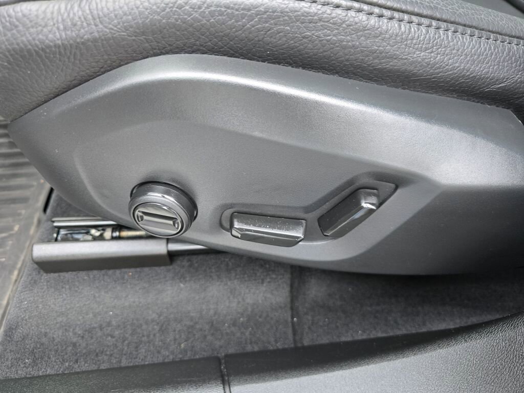 Used 2023 Volvo XC60 B5 Plus w/ Climate Package image 25