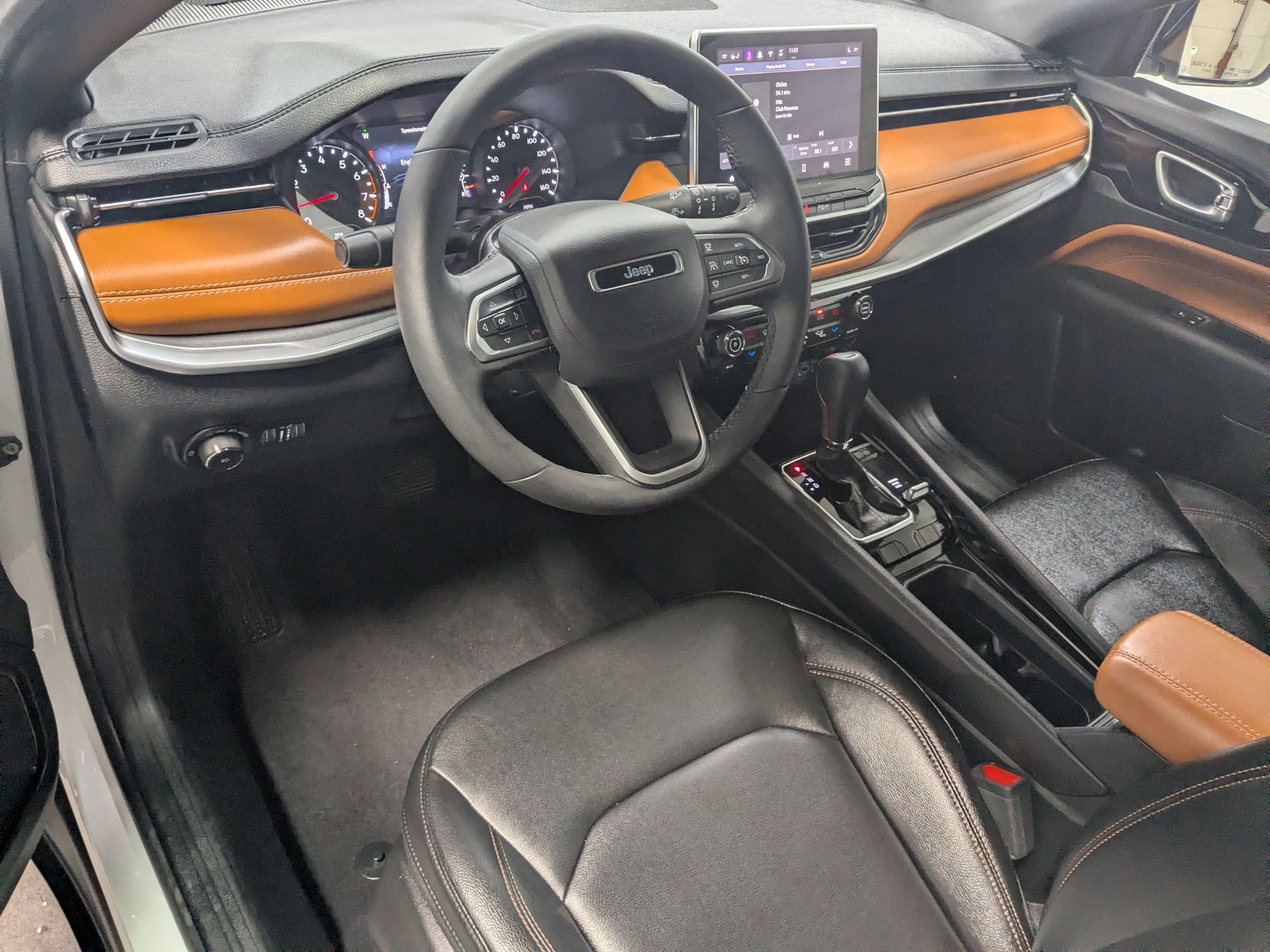Certified 2024 Jeep Compass Limited AWD/4WD image 12