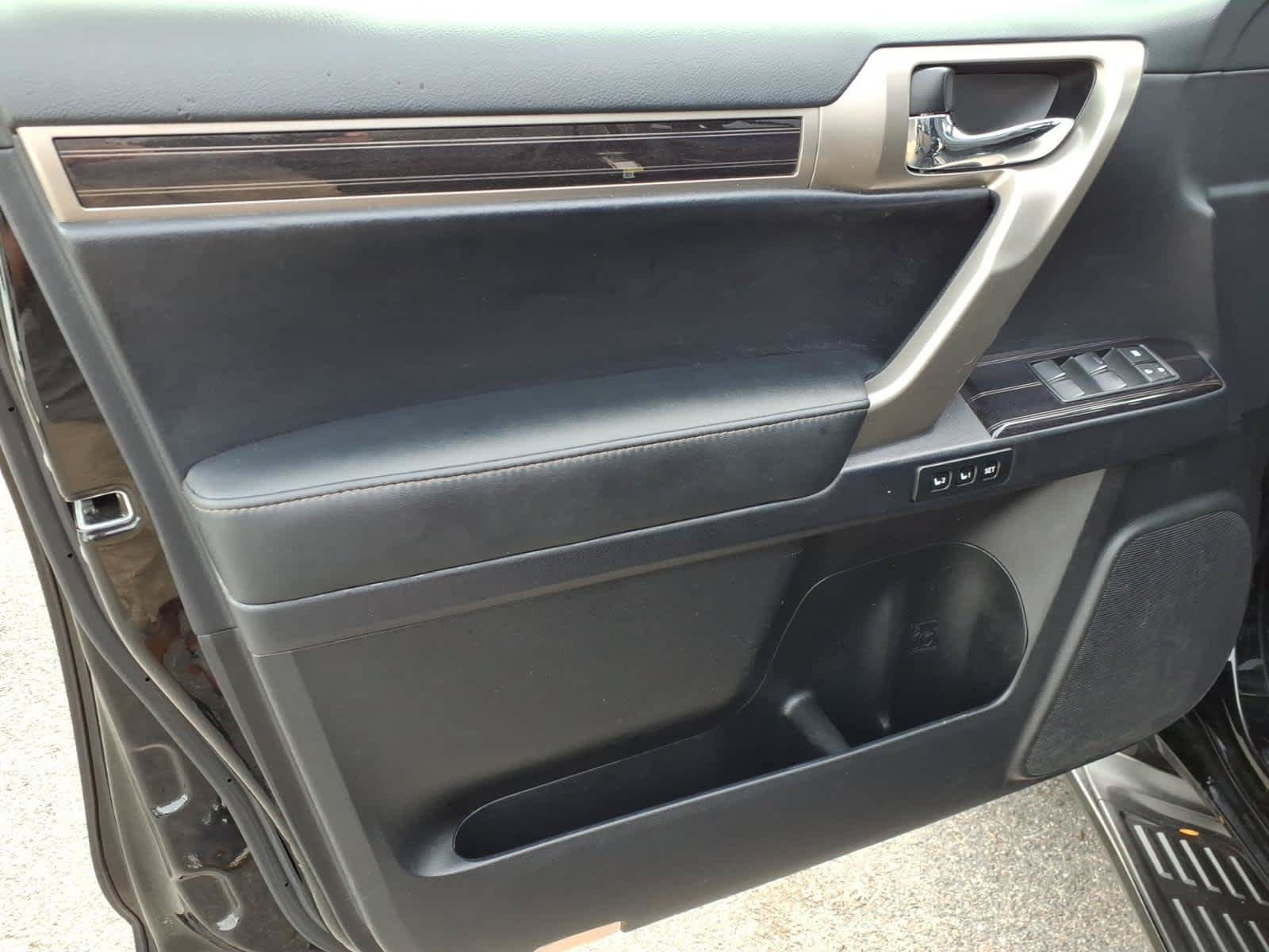 Used 2020 Lexus GX 460 Premium w/ Premium Package AWD/4WD image 9