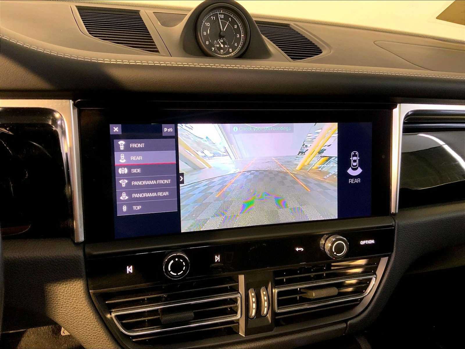 Certified 2024 Porsche Macan S AWD/4WD image 31