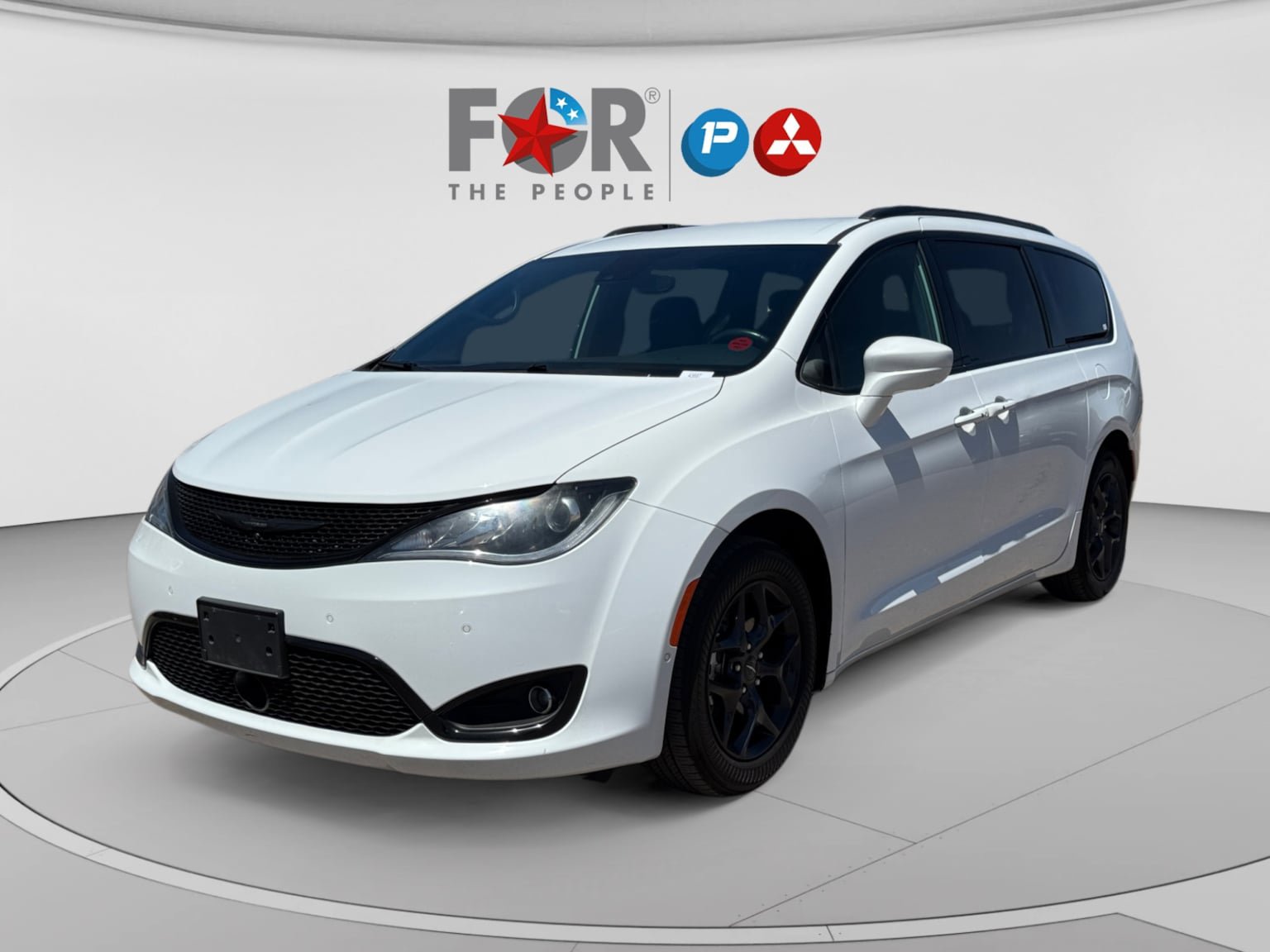 Used 2020 Chrysler Pacifica Touring-L Plus FWD image 1