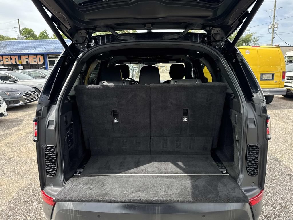 Used 2019 Land Rover Discovery HSE AWD/4WD image 9