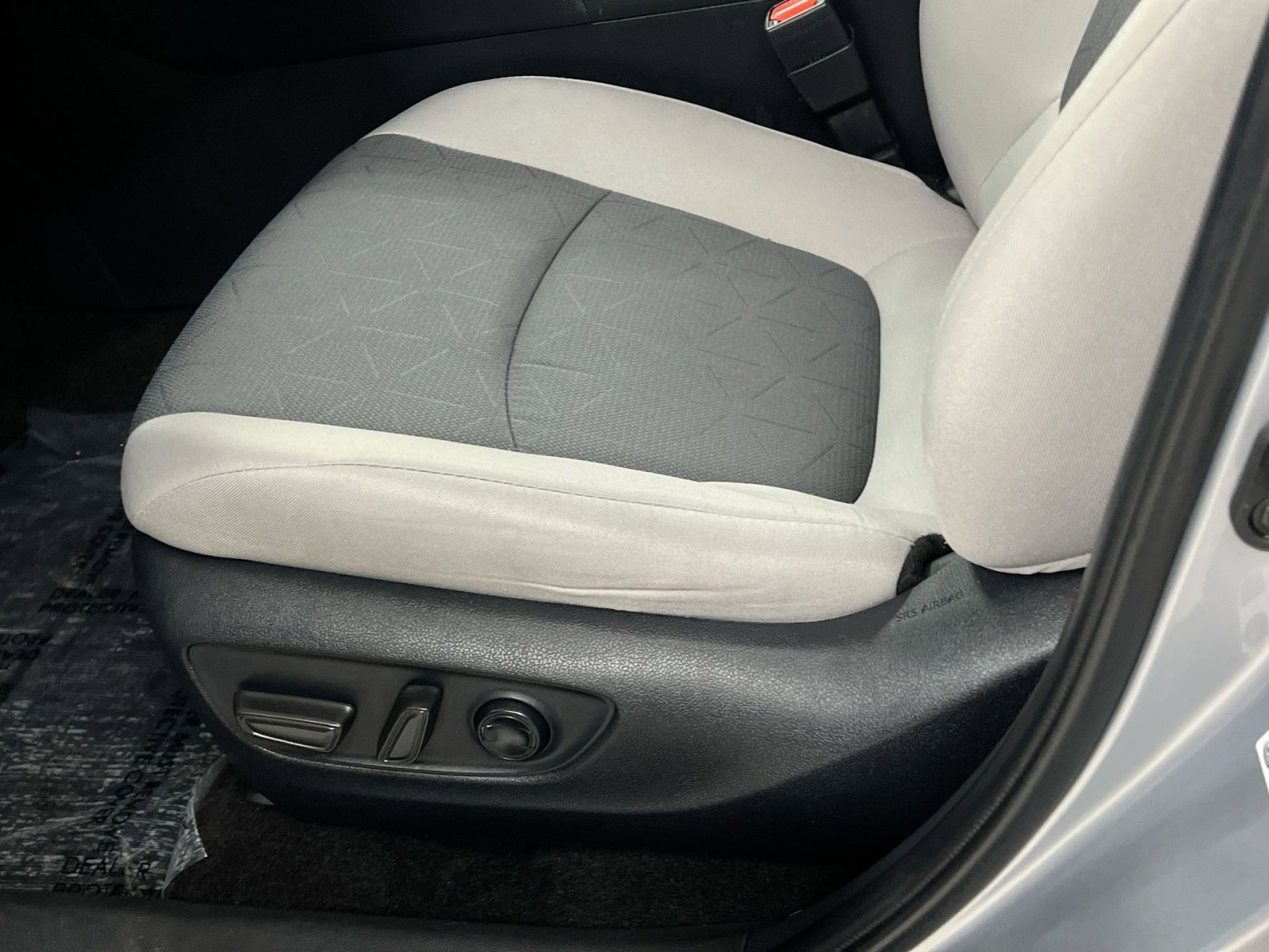 Used 2024 Toyota RAV4 XLE image 18