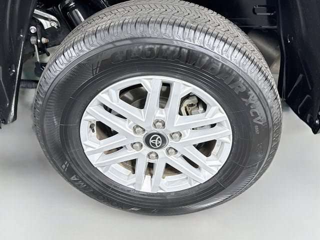 Certified 2025 Toyota Tundra SR5 w/ SR5 Convenience Package AWD/4WD image 31