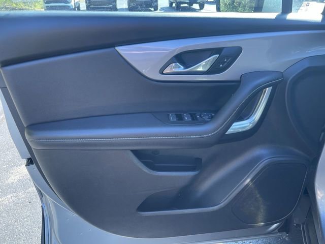 Used 2025 Chevrolet Blazer LT image 22
