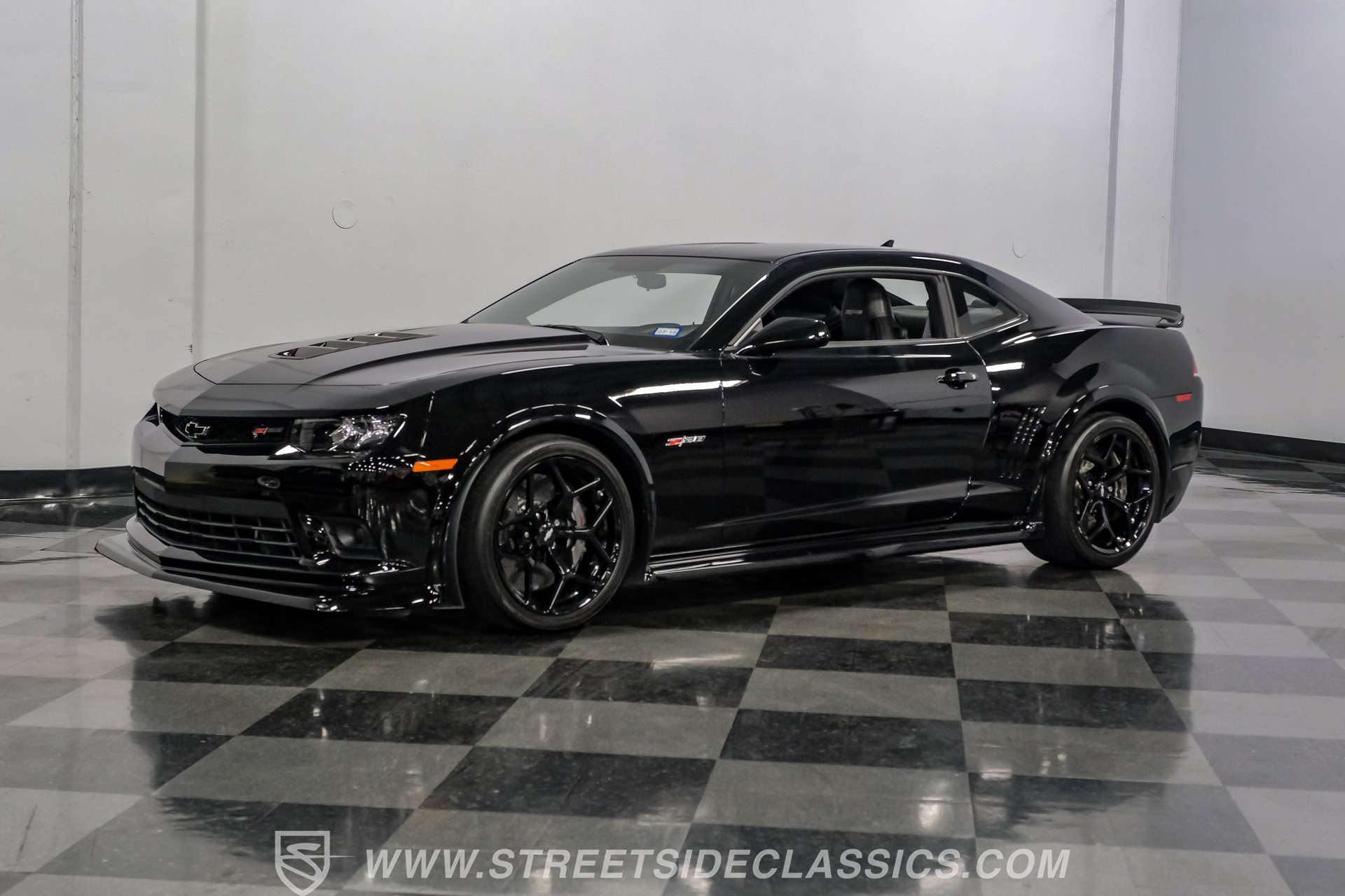 Used 2015 Chevrolet Camaro Z/28 RWD image 6