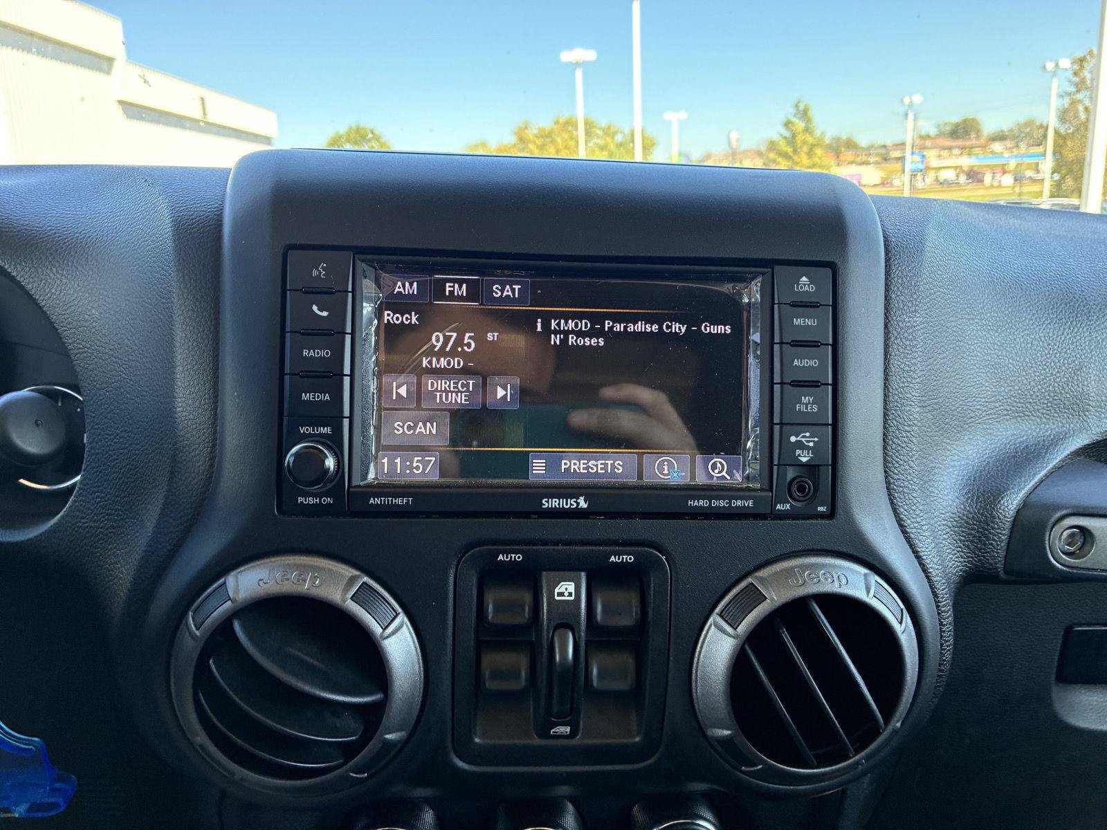 Used 2018 Jeep Wrangler Unlimited Sport S AWD/4WD image 17