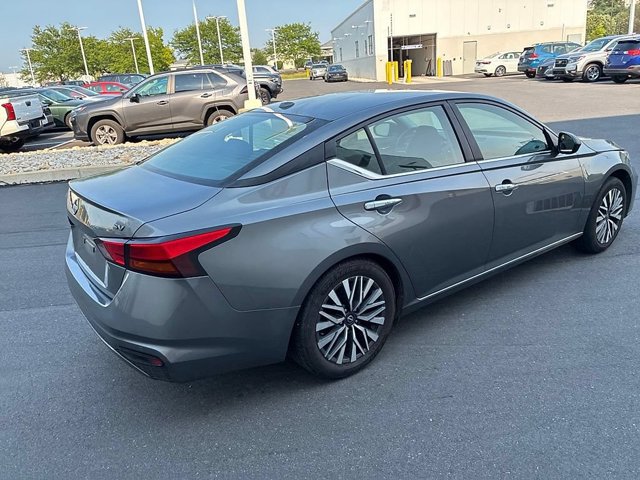 Used 2024 Nissan Altima 2.5 SV FWD image 7