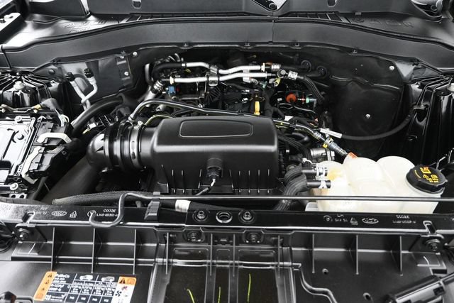 Certified 2021 Ford Explorer XLT w/ Equipment Group 202A AWD/4WD image 33