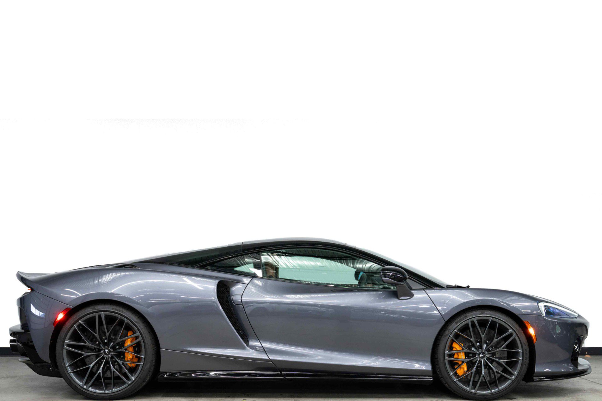 Used 2025 McLaren GTS RWD image 2