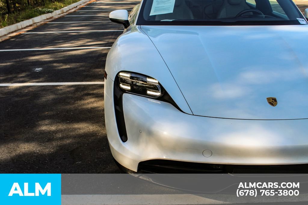 Used 2021 Porsche Taycan image 12
