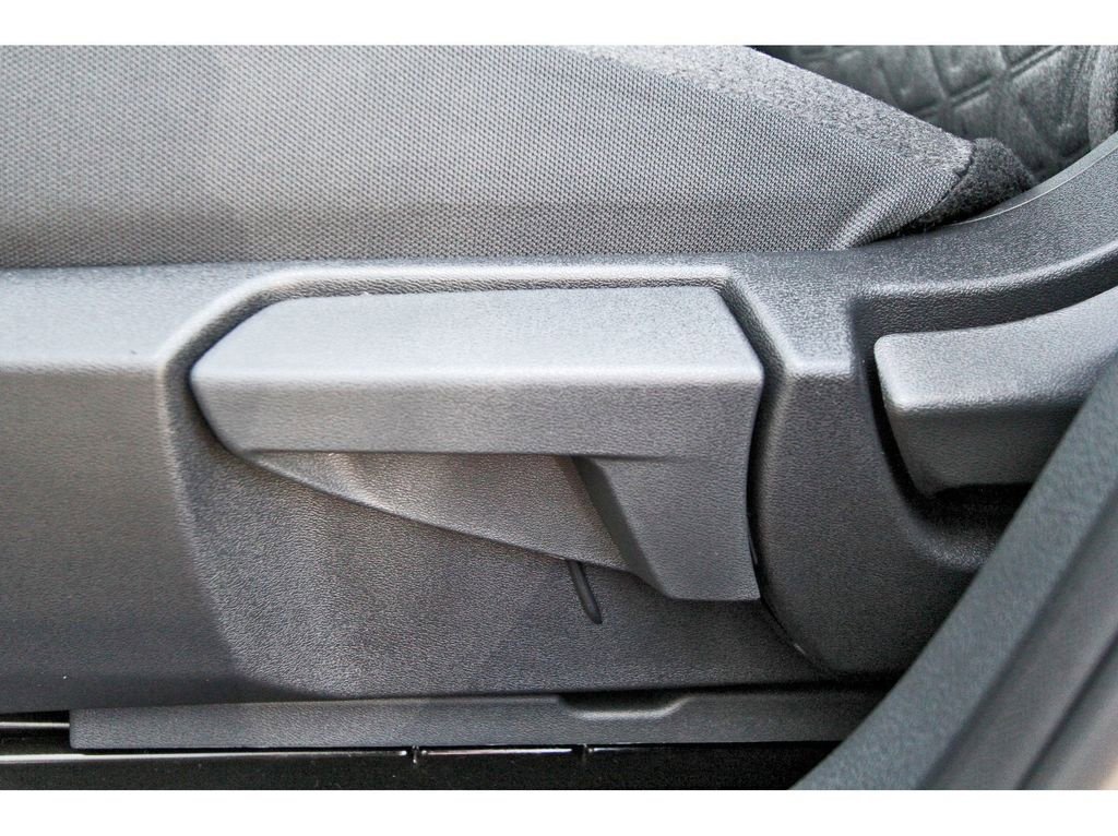 New 2026 Nissan Kicks SV w/ Charging Package FWD image 20