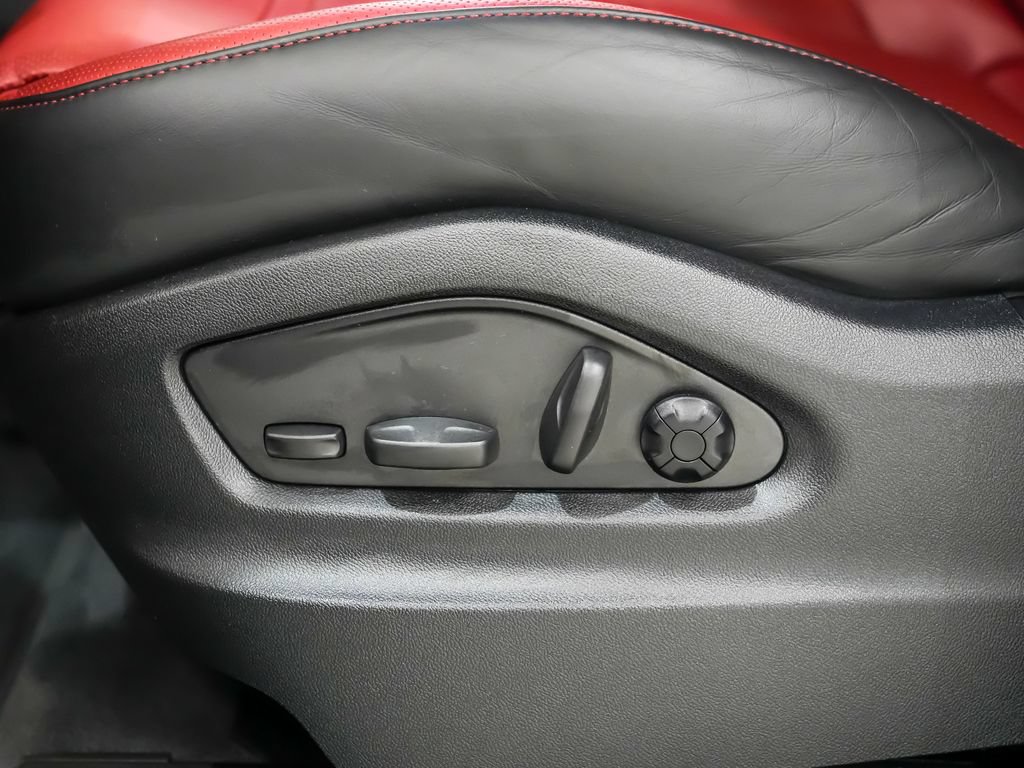 Used 2025 Porsche Cayenne Turbo AWD/4WD image 24