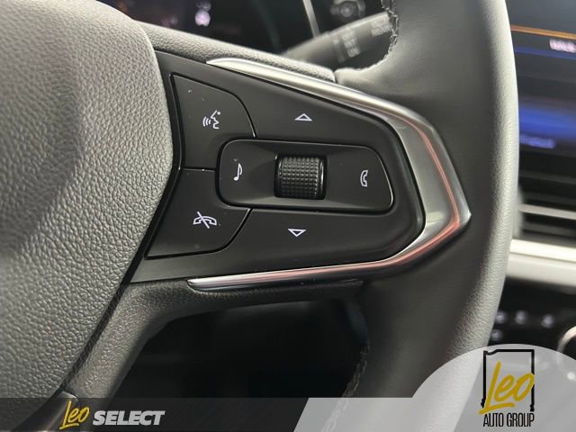 Used 2024 Chevrolet Trax LT w/ Sunroof Package FWD image 11
