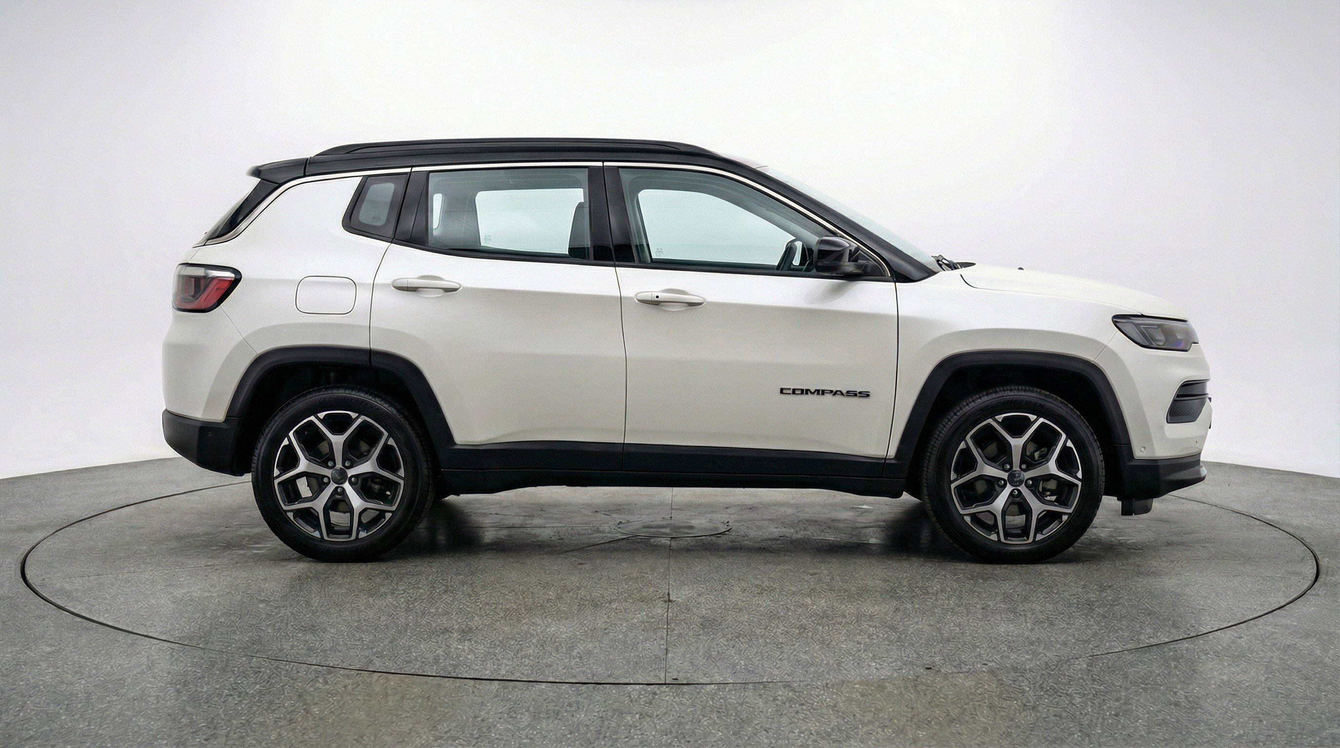 Used 2025 Jeep Compass Limited AWD/4WD image 11