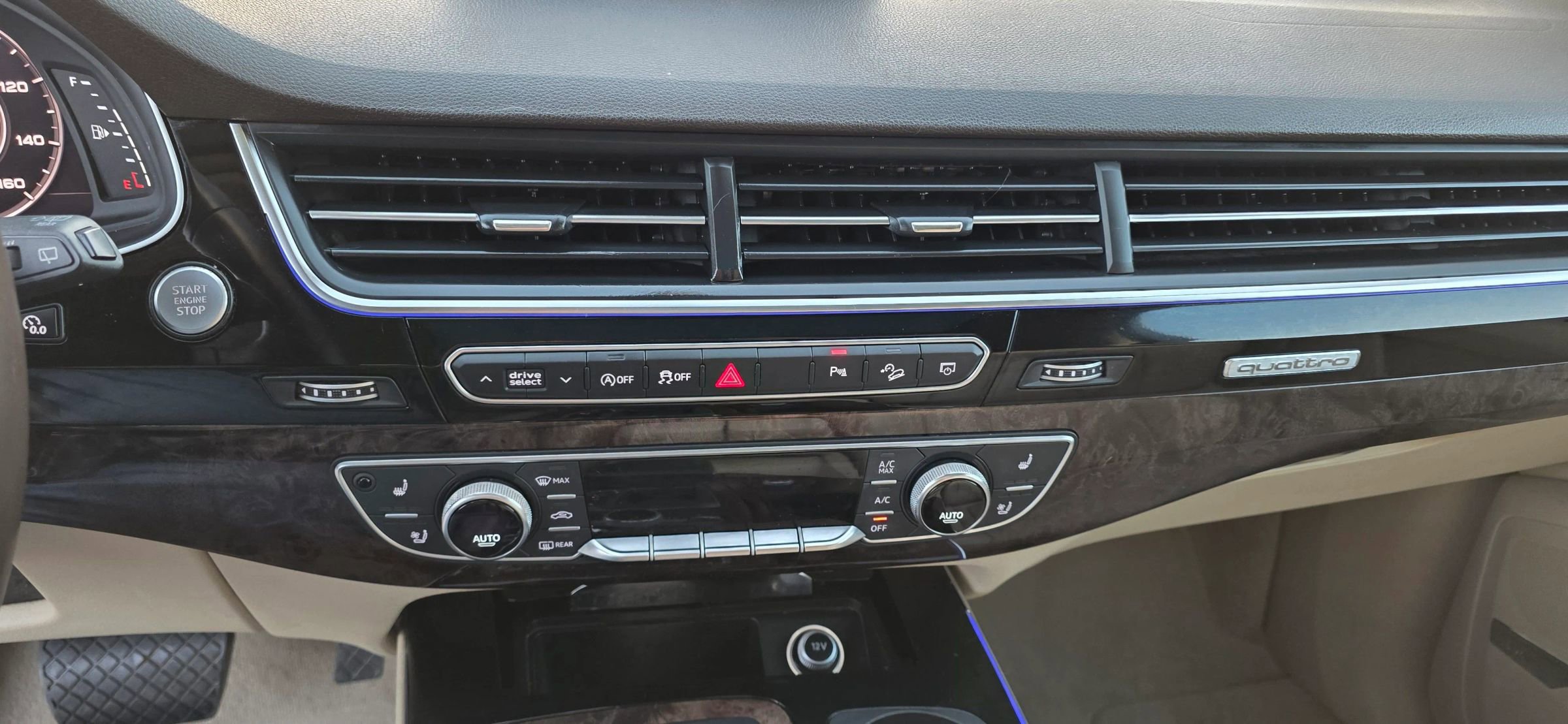 Used 2018 Audi Q7 3.0T Prestige w/ Prestige Package image 17