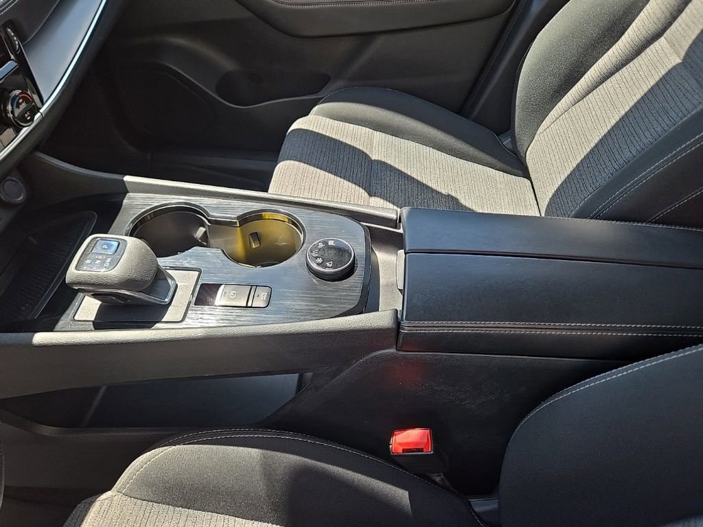 Used 2022 Nissan Rogue SV AWD/4WD image 27