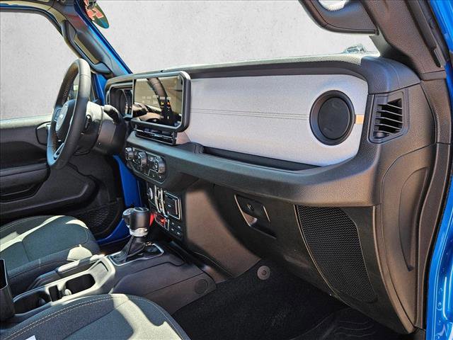 Used 2024 Jeep Gladiator Sport image 18