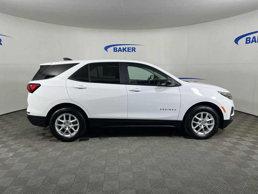 Used 2024 Chevrolet Equinox LS w/ LS Convenience Package image 10