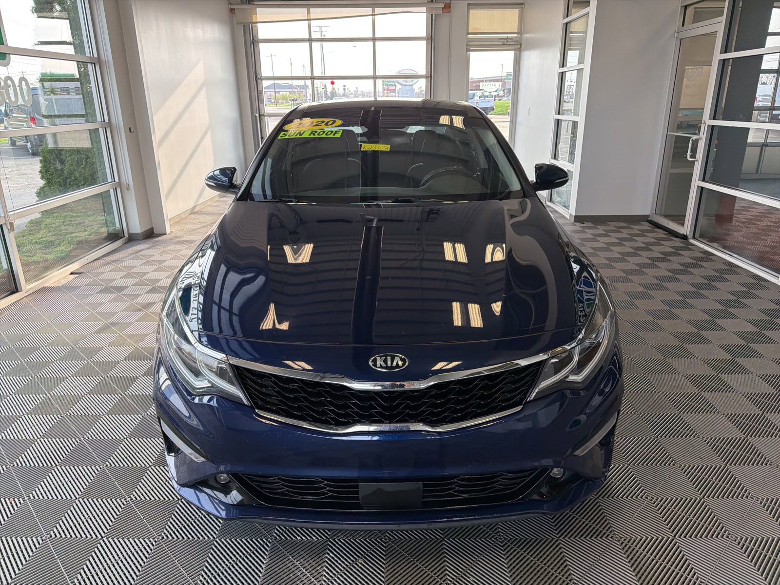Used 2020 Kia Optima Premium image 2