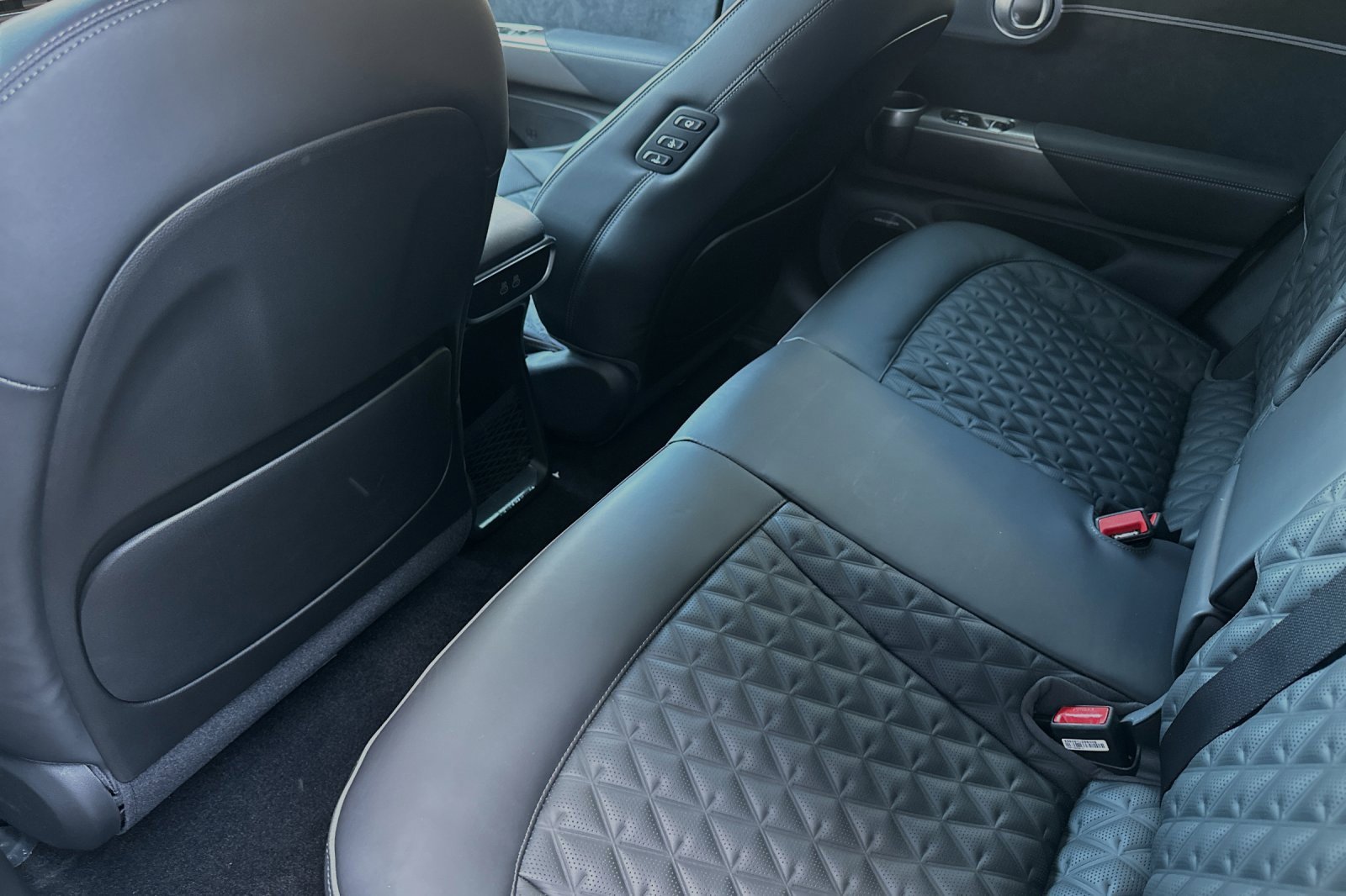 New 2024 Genesis GV60 Performance image 12