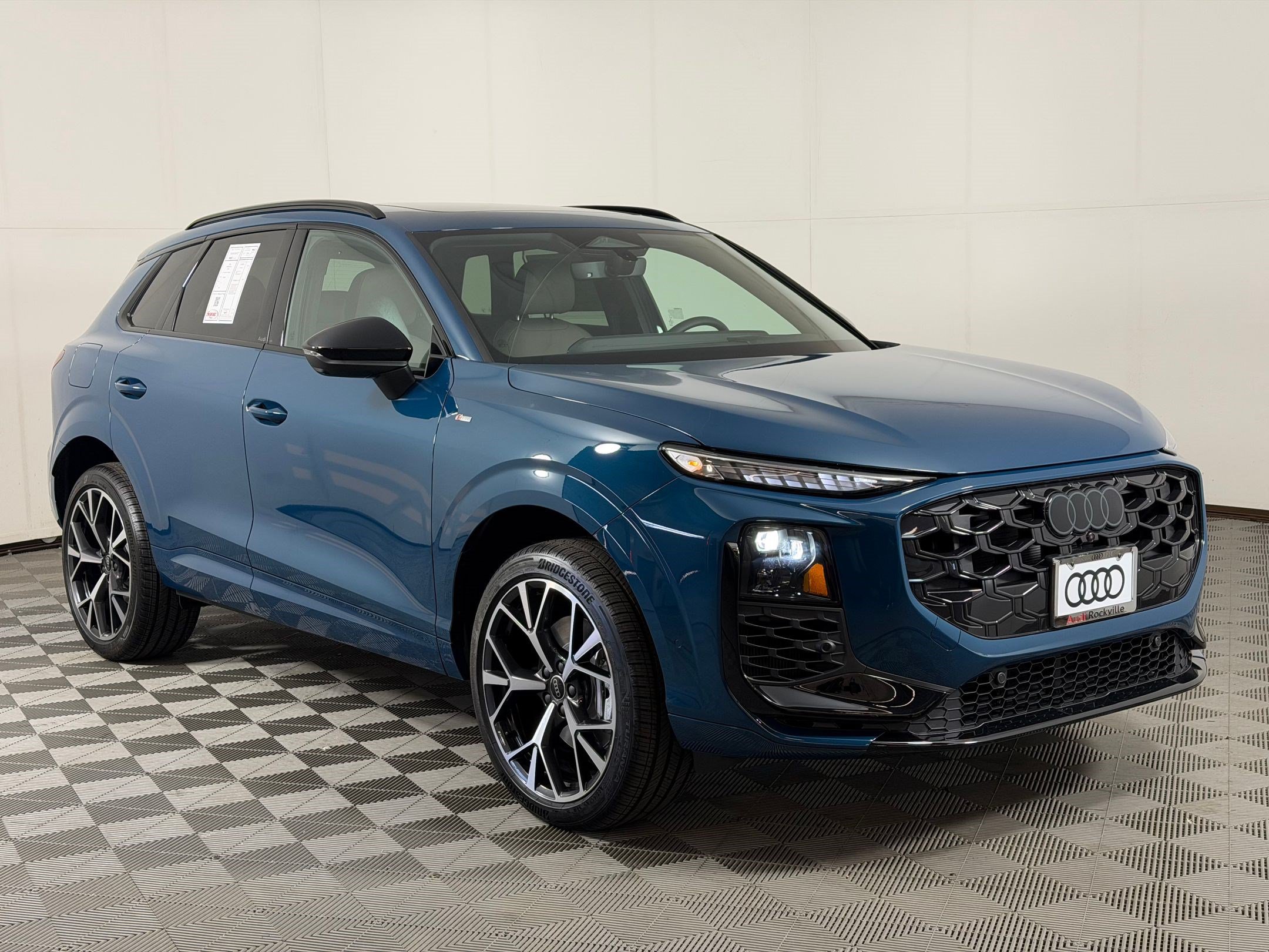 New 2026 Audi Q3 quattro 2.0T AWD/4WD image 7