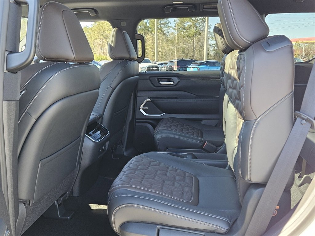 New 2026 Nissan Armada Platinum image 4
