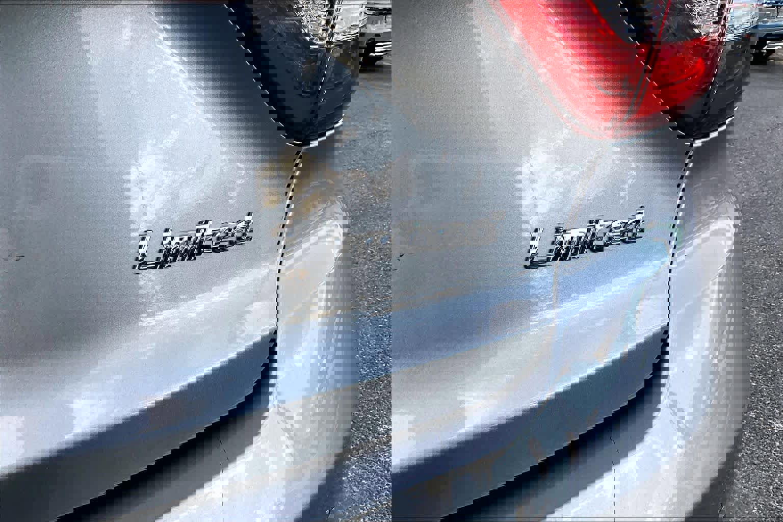 Used 2015 Hyundai Sonata Limited w/ Option Group 06 image 9