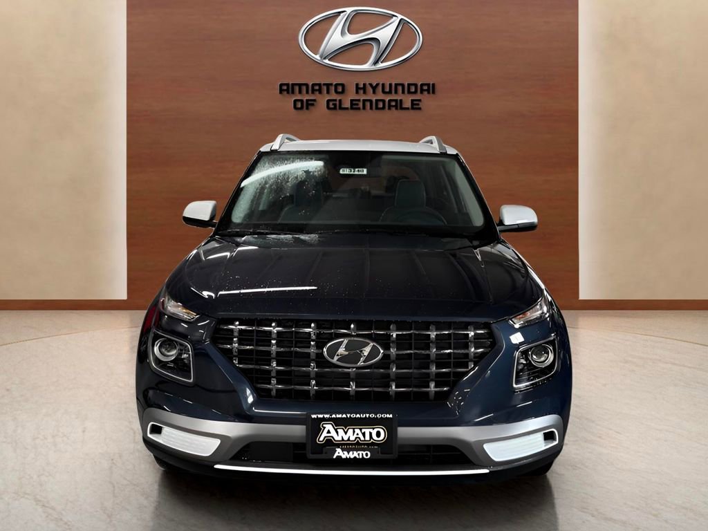 Used 2025 Hyundai Venue Limited FWD image 9