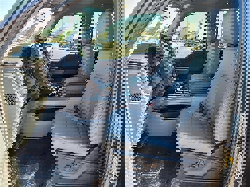 New 2025 Ford F150 Lightning Flash image 19