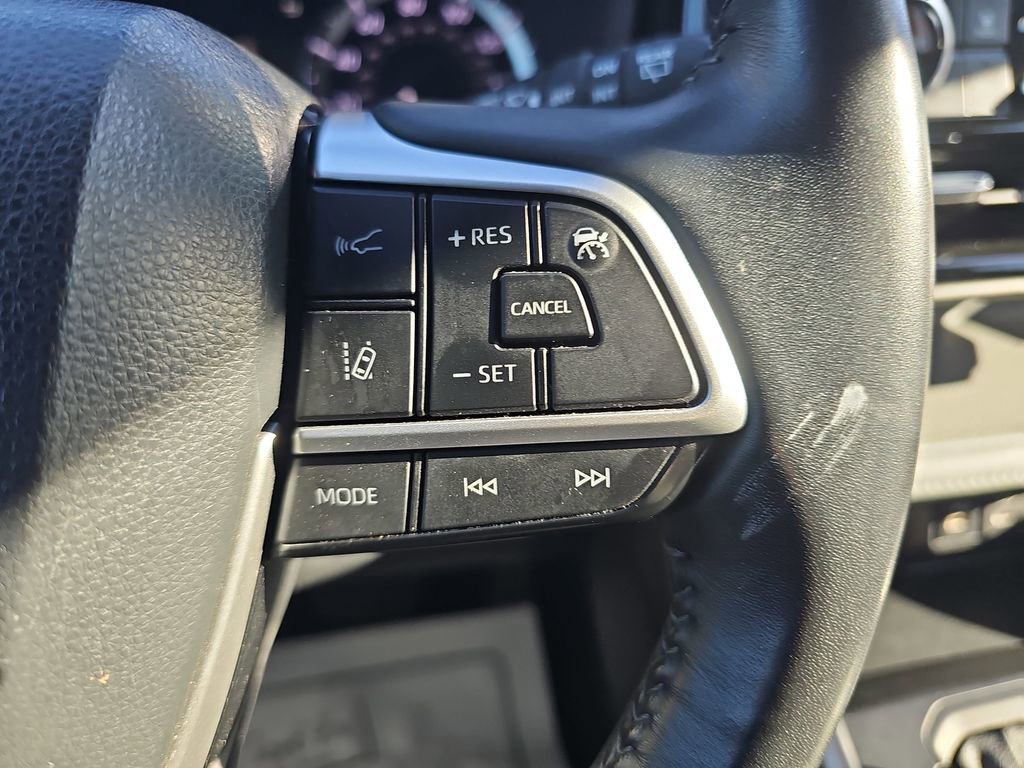 Used 2023 Toyota Highlander L image 24