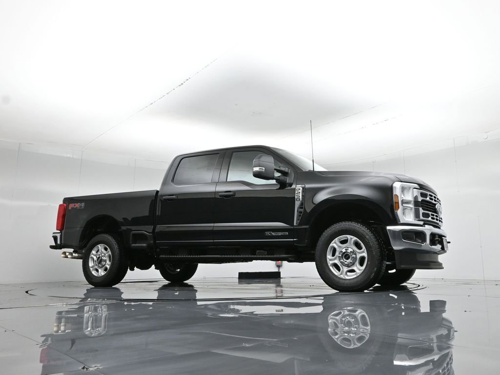 New 2026 Ford F250 XLT w/ FX4 Off-Road Package image 3