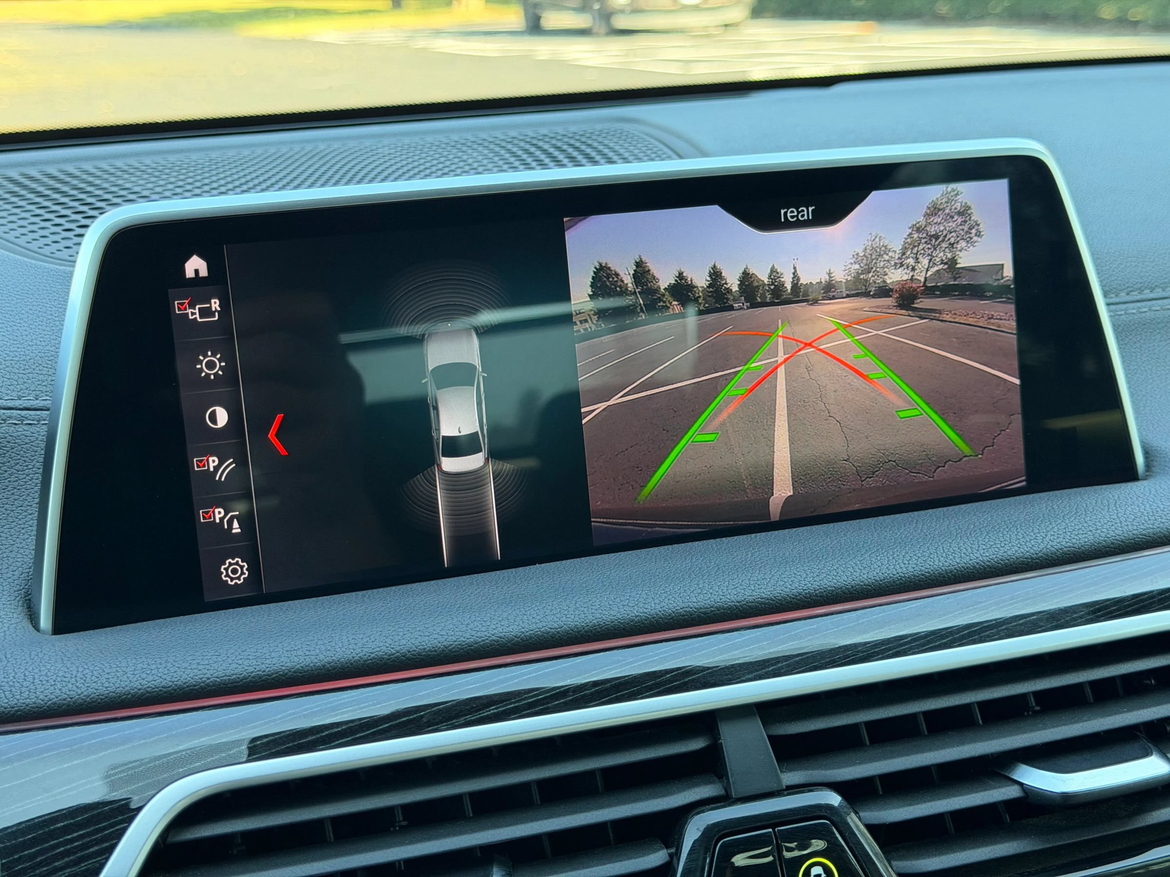 Used 2019 BMW 740i xDrive w/ M Sport Package AWD/4WD image 25