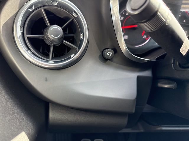 Used 2018 Chevrolet Camaro LT RWD image 14
