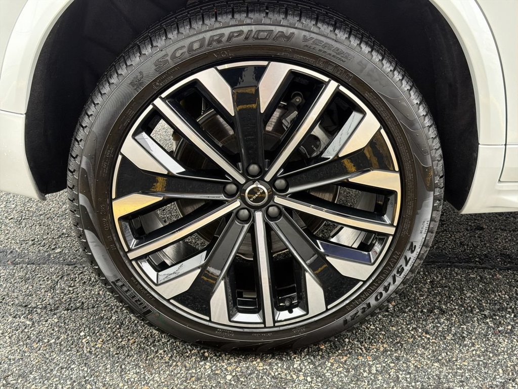 Certified 2026 Volvo XC90 B6 Plus AWD/4WD image 12
