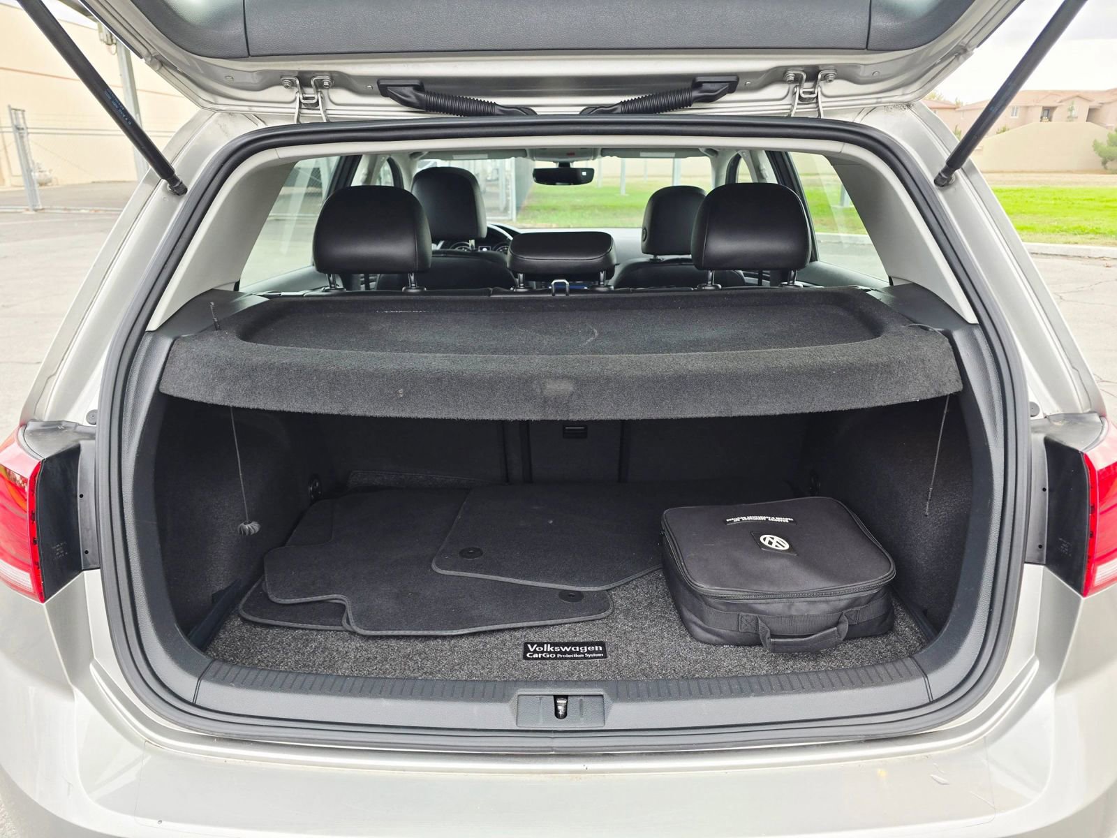 Used 2018 Volkswagen Golf SE FWD image 39