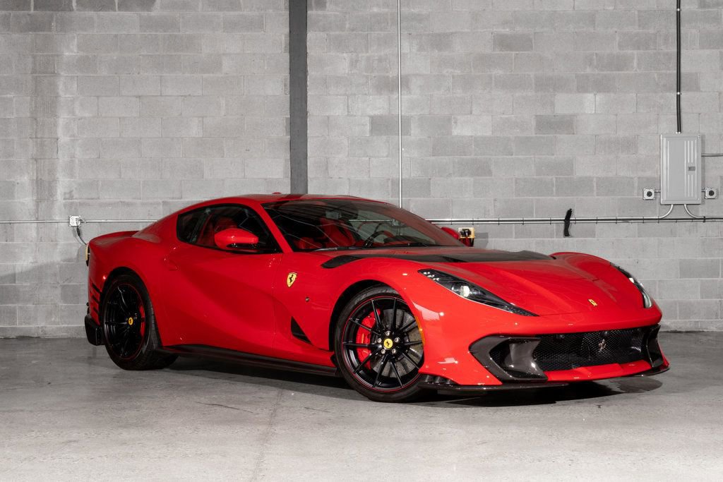 Used 2022 Ferrari 812 Competizione image 1