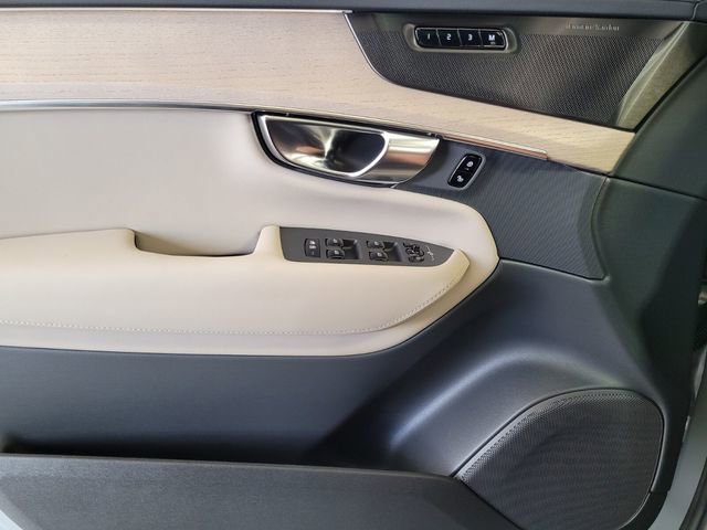 New 2026 Volvo XC90 B6 Plus w/ Protection Package Premier AWD/4WD image 34