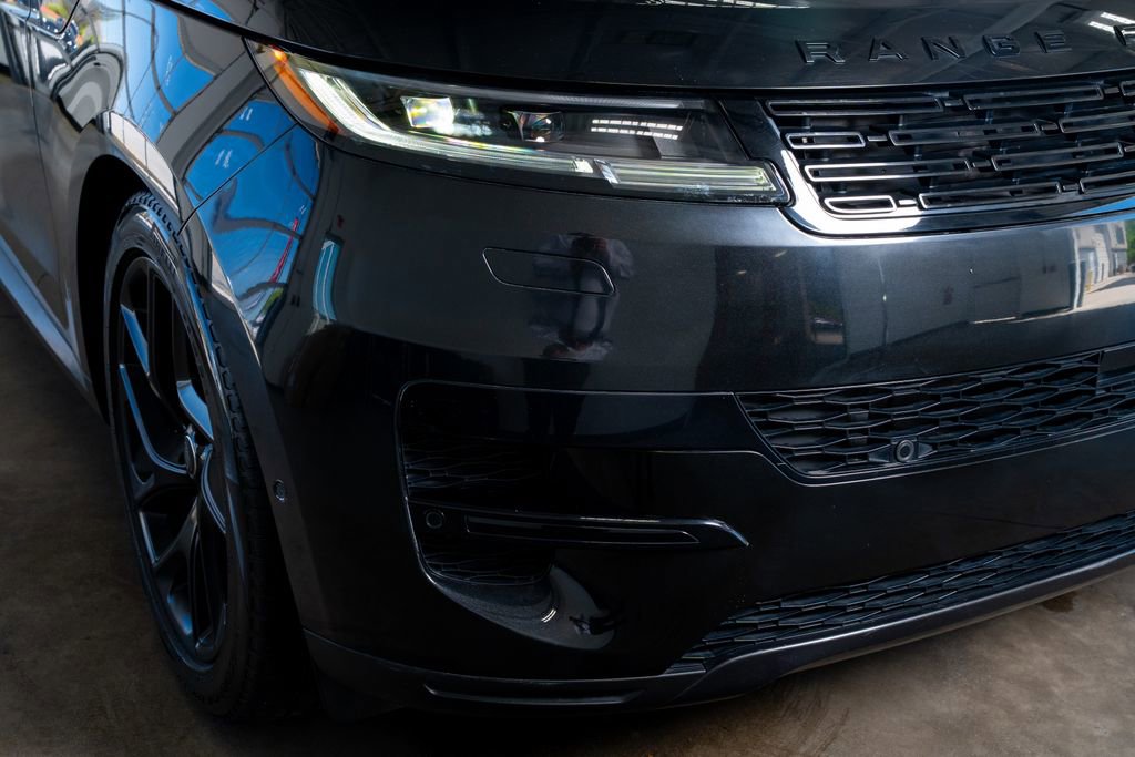 Used 2023 Land Rover Range Rover Sport SE image 18