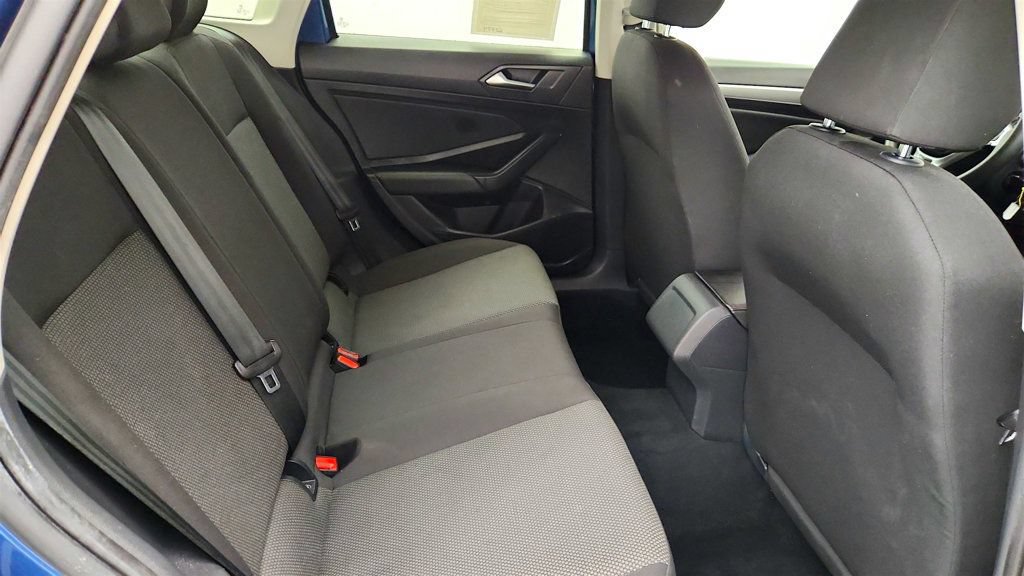 Used 2021 Volkswagen Jetta SE FWD image 21