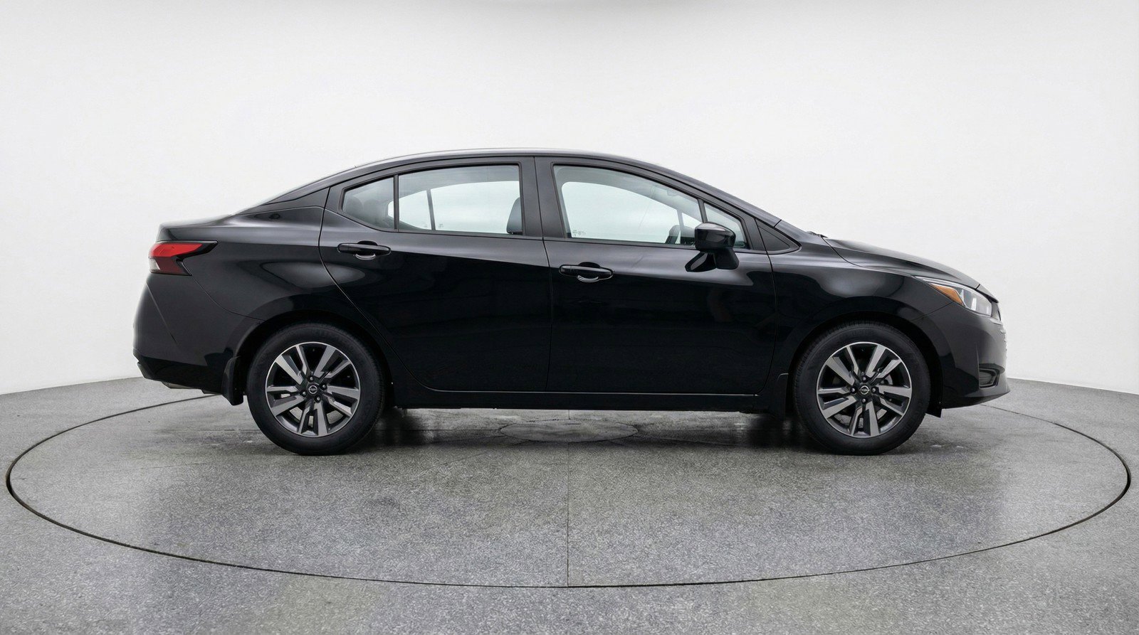 Used 2025 Nissan Versa SV FWD image 11
