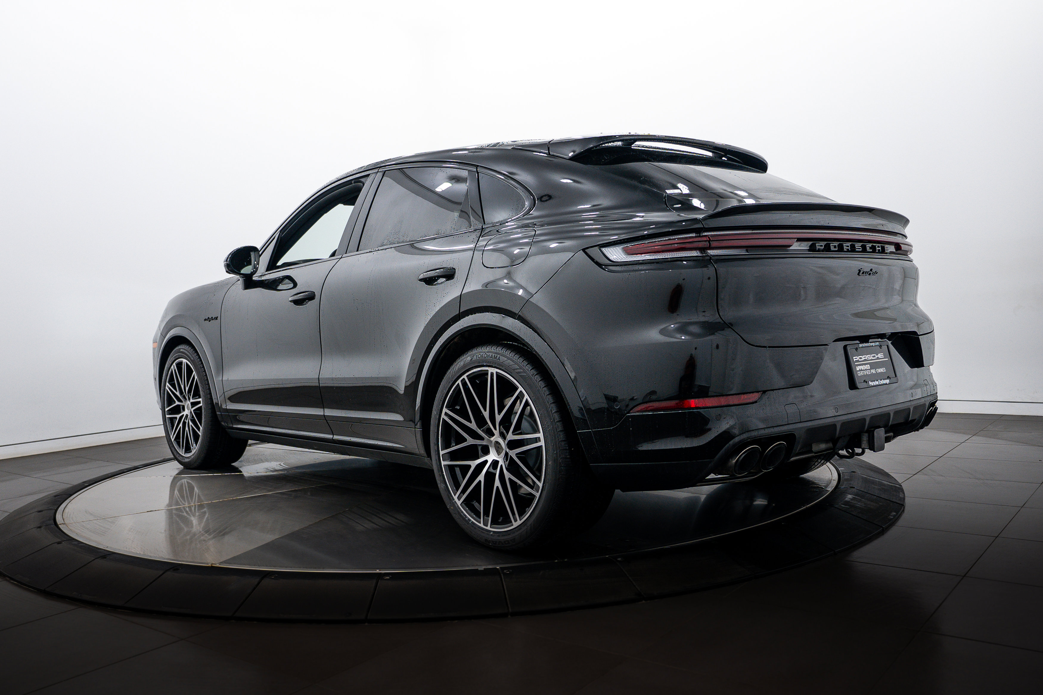 Certified 2026 Porsche Cayenne Turbo AWD/4WD image 3