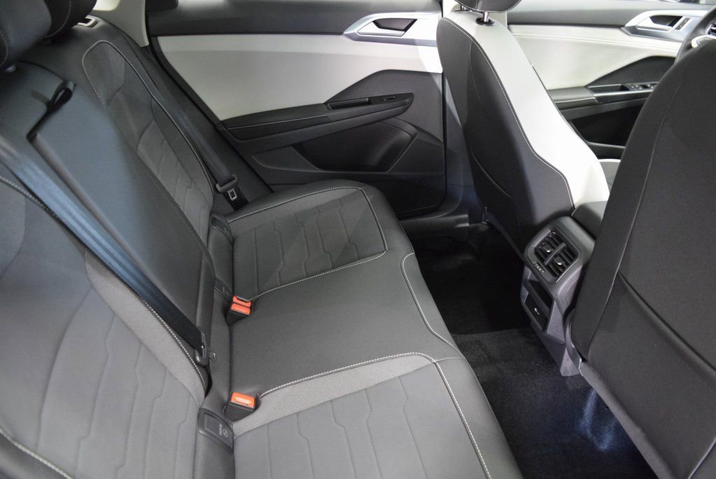 New 2025 Volkswagen Taos SE image 6