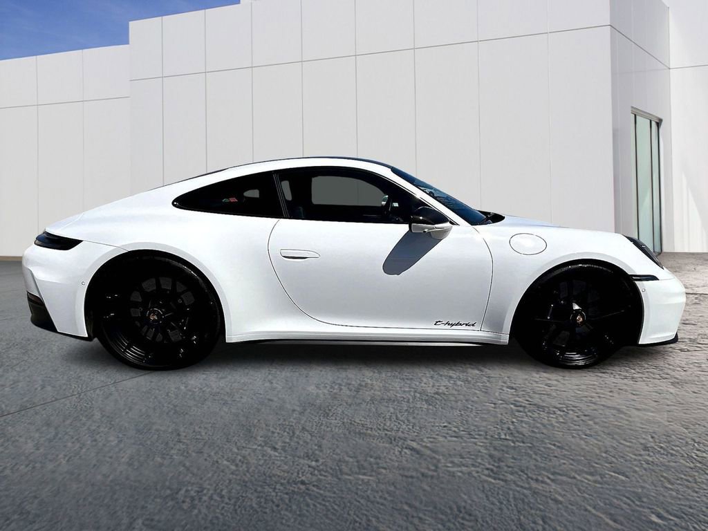 Used 2025 Porsche 911 Carrera GTS RWD image 8