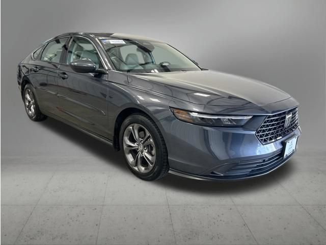 Certified 2023 Honda Accord EX image 5