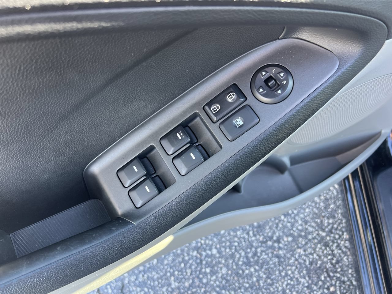 Used 2015 Kia Forte LX FWD image 15