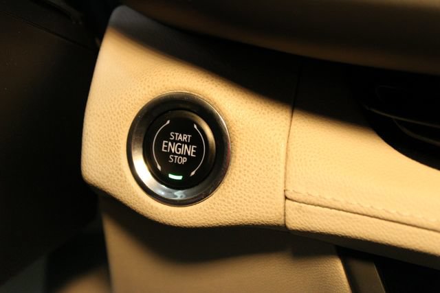 Used 2022 Buick Envision Avenir w/ Technology Package II FWD image 27