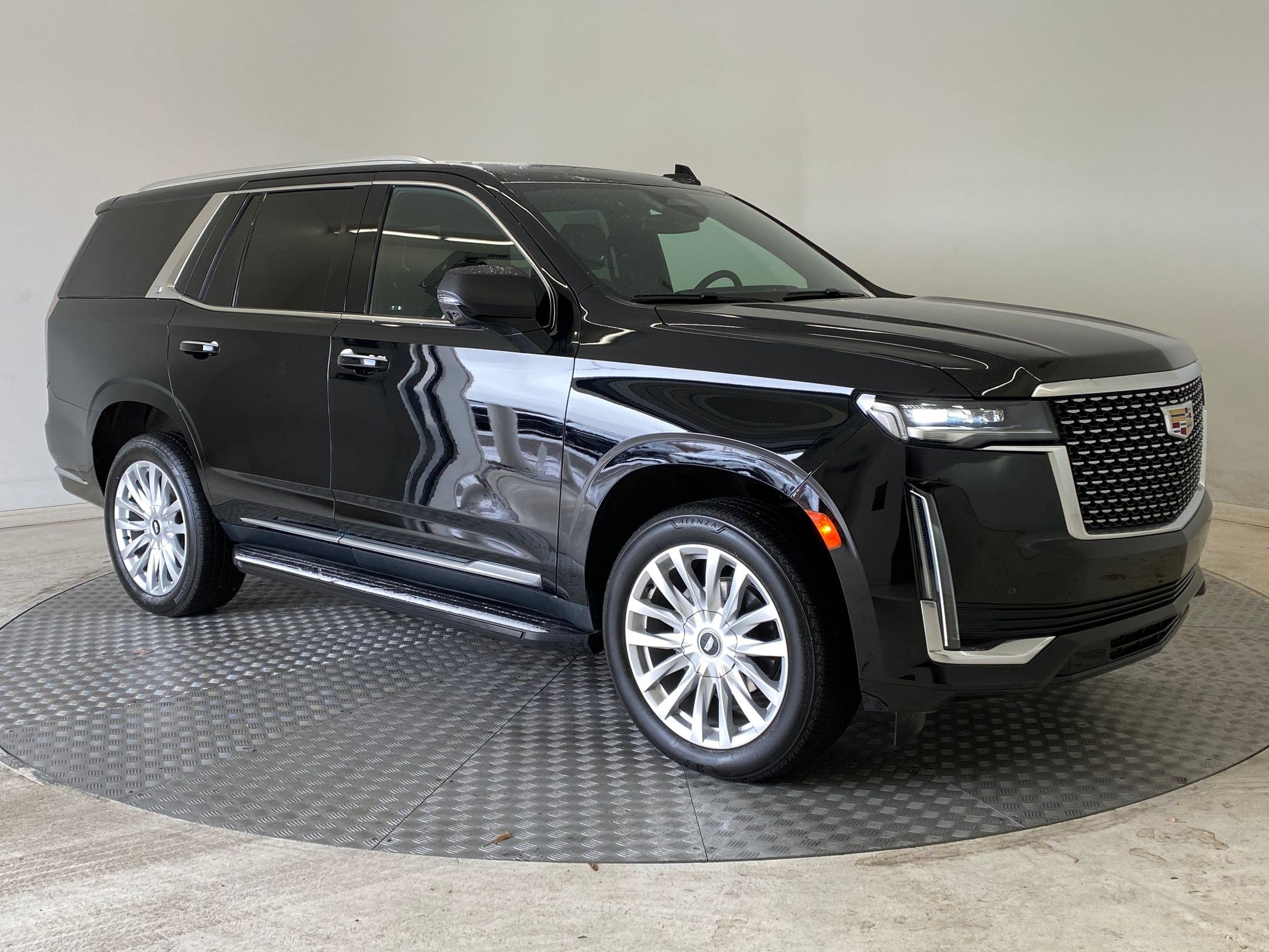 Used 2022 Cadillac Escalade Luxury image 7